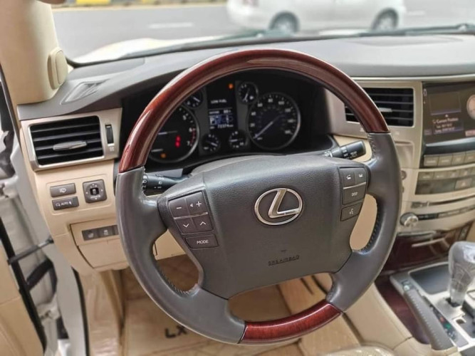 lexus-lx570-big-1