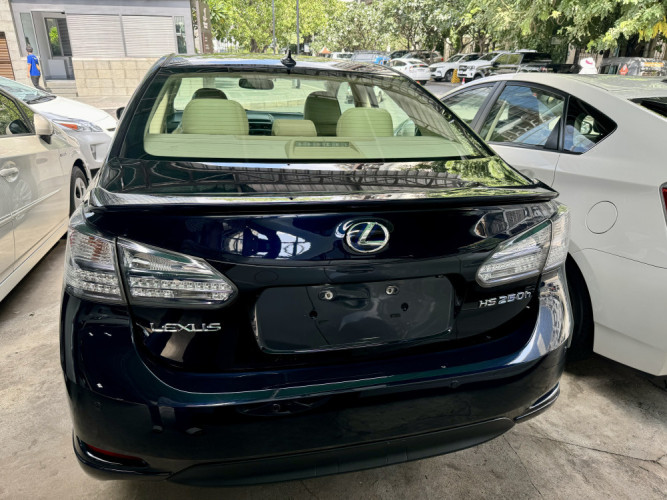 lexus-hs-250h-full-primium-2010-big-4