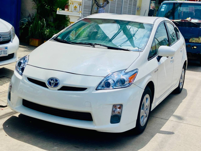 toyota-prius-2010-option-2-camera-360-big-2