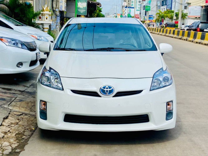 toyota-prius-2010-option-2-android-big-0