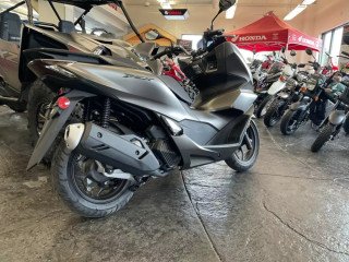 PCX ពណ៌ទឹកប្រាក់ ឆ្នាំ២០២៣ សម្រាប់លក់ For Sale