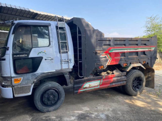hino-300-series-97-big-1